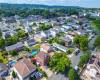 45 Laconia Avenue, Staten Island, New York 10305, 4 Bedrooms Bedrooms, ,3 BathroomsBathrooms,Residential,For Sale,Laconia,484974