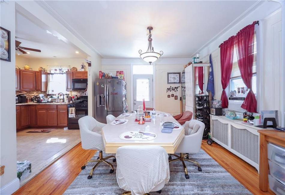 45 Laconia Avenue, Staten Island, New York 10305, 4 Bedrooms Bedrooms, ,3 BathroomsBathrooms,Residential,For Sale,Laconia,484974