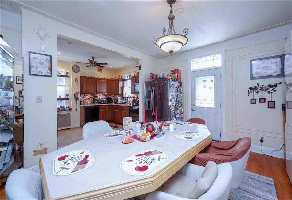 45 Laconia Avenue, Staten Island, New York 10305, 4 Bedrooms Bedrooms, ,3 BathroomsBathrooms,Residential,For Sale,Laconia,484974