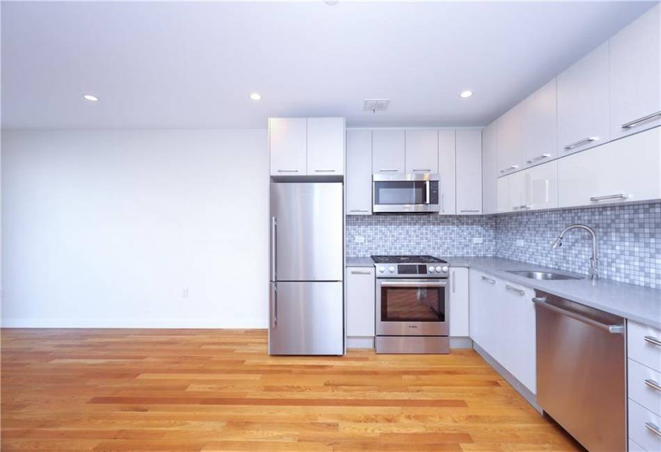 8629 Bay Parkway, Brooklyn, New York 11214, 1 Bedroom Bedrooms, ,1 BathroomBathrooms,Residential,For Sale,Bay,484978