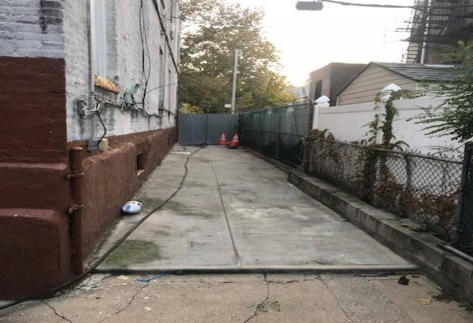 93 Kenilworth Place, Brooklyn, New York 11210, 6 Bedrooms Bedrooms, ,3 BathroomsBathrooms,Residential,For Sale,Kenilworth,485071