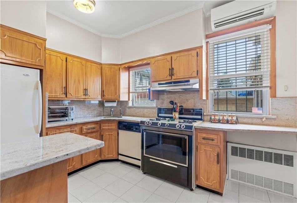 7913 20th Avenue, Brooklyn, New York 11214, 3 Bedrooms Bedrooms, ,3 BathroomsBathrooms,Residential,For Sale,20th,485077