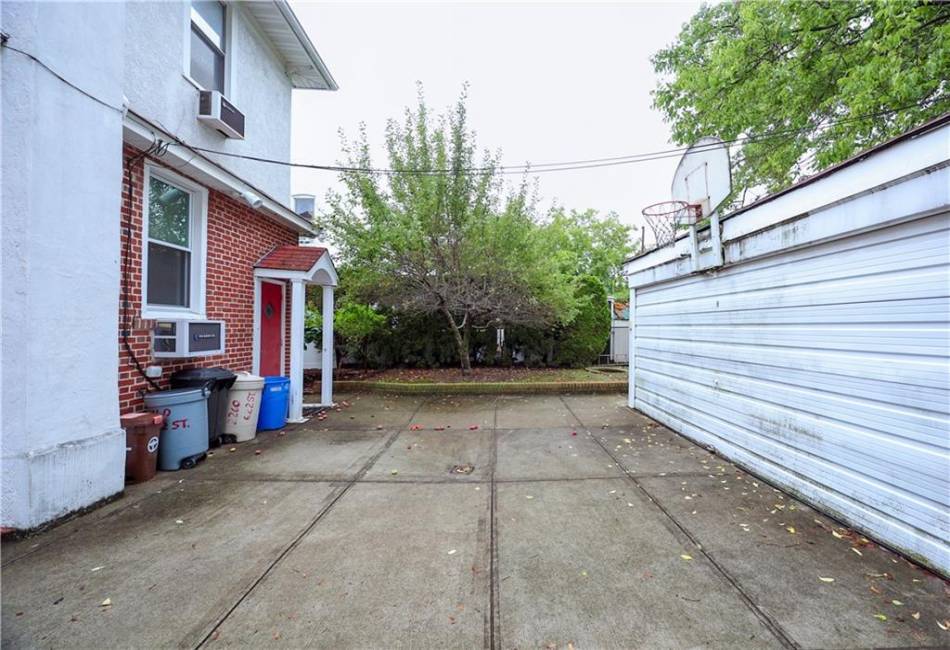 2260 22nd Street, Brooklyn, New York 11229, 3 Bedrooms Bedrooms, ,2 BathroomsBathrooms,Residential,For Sale,22nd,485147