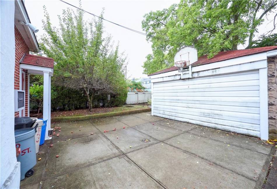 2260 22nd Street, Brooklyn, New York 11229, 3 Bedrooms Bedrooms, ,2 BathroomsBathrooms,Residential,For Sale,22nd,485147