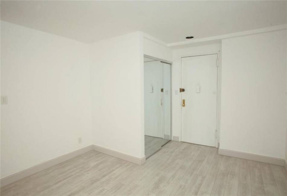 50 Brighton 1st Road, Brooklyn, New York 11235, 1 Bedroom Bedrooms, ,1 BathroomBathrooms,Residential,For Sale,Brighton 1st,485264