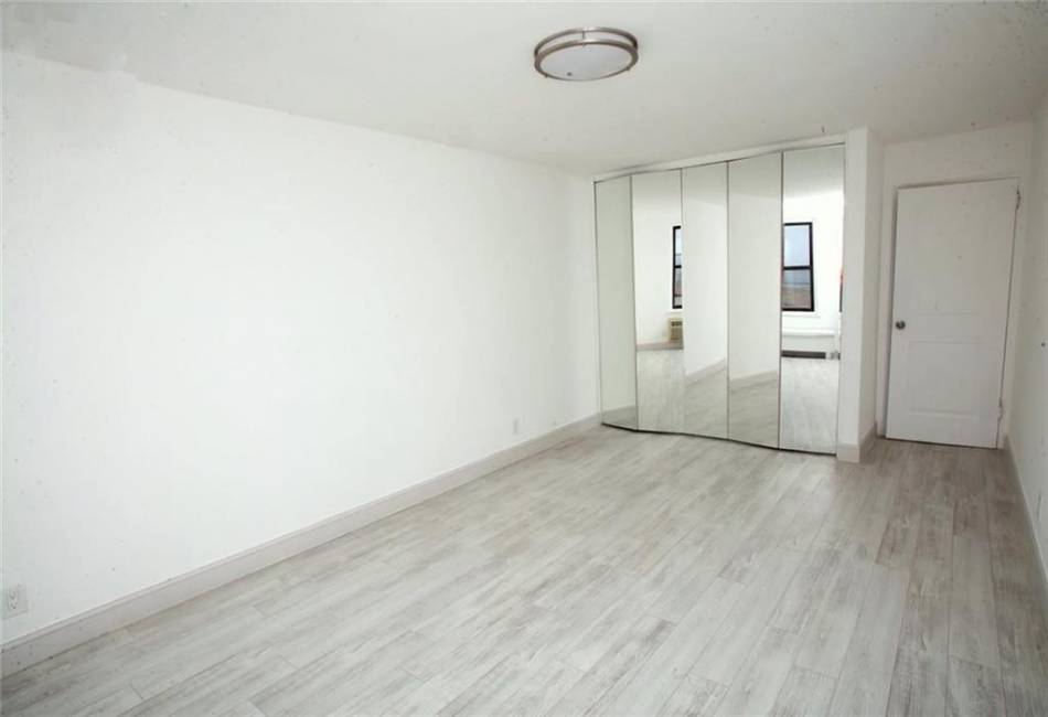50 Brighton 1st Road, Brooklyn, New York 11235, 1 Bedroom Bedrooms, ,1 BathroomBathrooms,Residential,For Sale,Brighton 1st,485264
