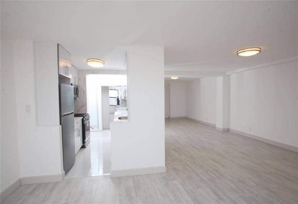 50 Brighton 1st Road, Brooklyn, New York 11235, 1 Bedroom Bedrooms, ,1 BathroomBathrooms,Residential,For Sale,Brighton 1st,485264