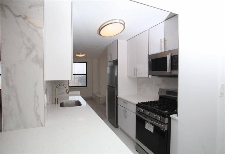 50 Brighton 1st Road, Brooklyn, New York 11235, 1 Bedroom Bedrooms, ,1 BathroomBathrooms,Residential,For Sale,Brighton 1st,485264