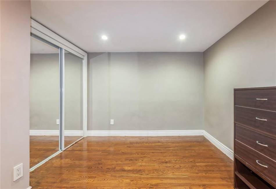 215 24th Street, New York, New York 10010, 1 Bedroom Bedrooms, ,1 BathroomBathrooms,Residential,For Sale,24th,485280