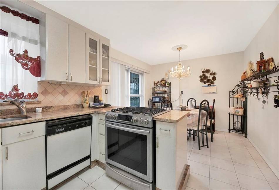 10576 Avenue K, Brooklyn, New York 11236, 3 Bedrooms Bedrooms, ,4 BathroomsBathrooms,Residential,For Sale,Avenue K,485205