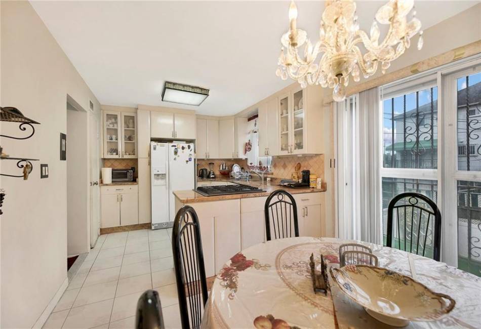10576 Avenue K, Brooklyn, New York 11236, 3 Bedrooms Bedrooms, ,4 BathroomsBathrooms,Residential,For Sale,Avenue K,485205