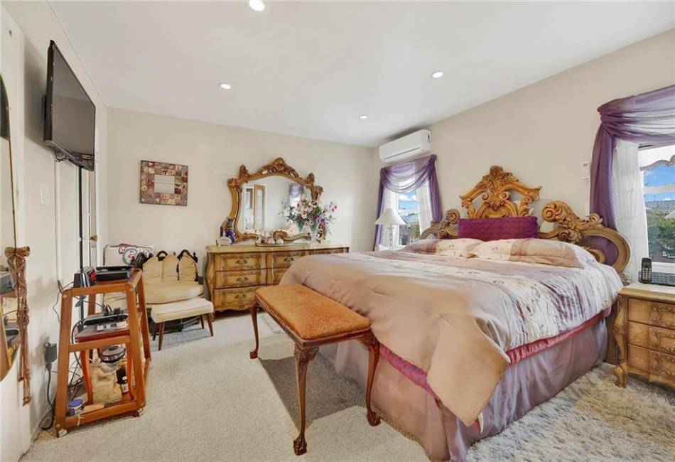 10576 Avenue K, Brooklyn, New York 11236, 3 Bedrooms Bedrooms, ,4 BathroomsBathrooms,Residential,For Sale,Avenue K,485205