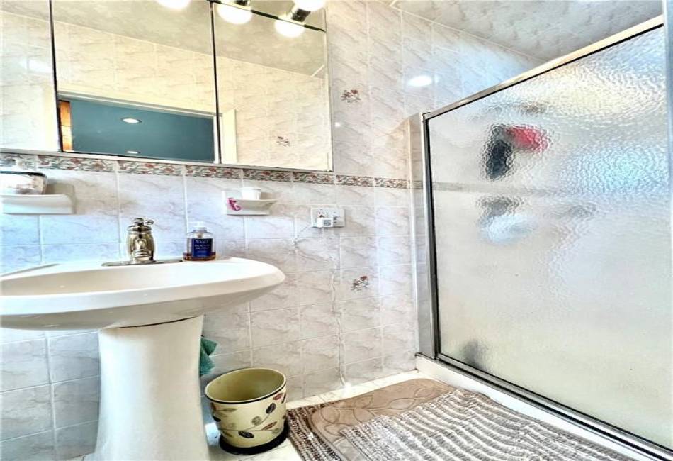 10576 Avenue K, Brooklyn, New York 11236, 3 Bedrooms Bedrooms, ,4 BathroomsBathrooms,Residential,For Sale,Avenue K,485205