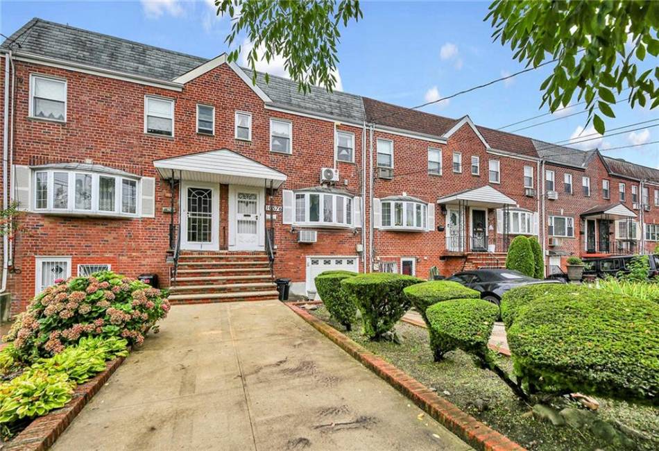 10576 Avenue K, Brooklyn, New York 11236, 3 Bedrooms Bedrooms, ,4 BathroomsBathrooms,Residential,For Sale,Avenue K,485205