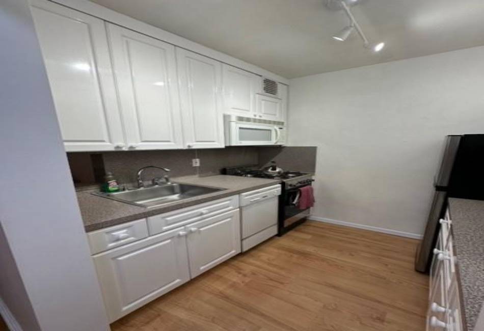 7259 Shore Road, Brooklyn, New York 11209, 1 Bedroom Bedrooms, ,1 BathroomBathrooms,Residential,For Sale,Shore,478221