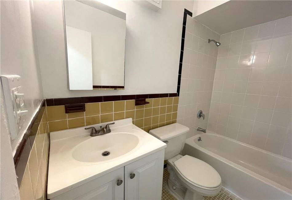 2362 13th Street, Brooklyn, New York 11229, 1 Bedroom Bedrooms, ,1 BathroomBathrooms,Residential,For Sale,13th,485452