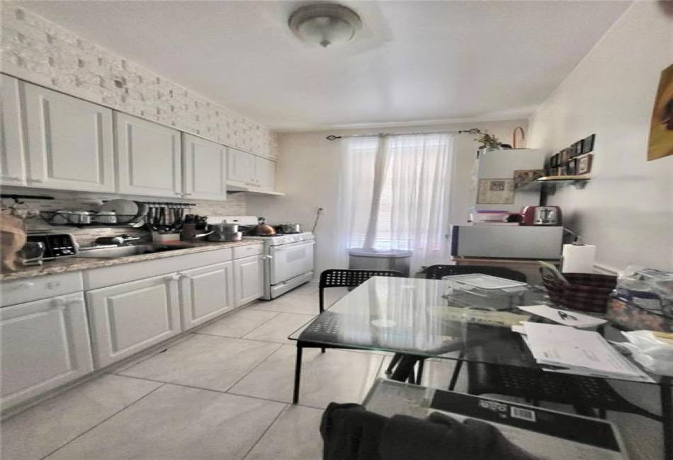 2622 Avenue Y, Brooklyn, New York 11235, 7 Bedrooms Bedrooms, ,6 BathroomsBathrooms,Residential,For Sale,Avenue Y,485451