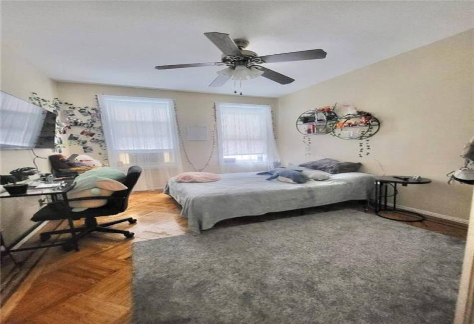 2622 Avenue Y, Brooklyn, New York 11235, 7 Bedrooms Bedrooms, ,6 BathroomsBathrooms,Residential,For Sale,Avenue Y,485451