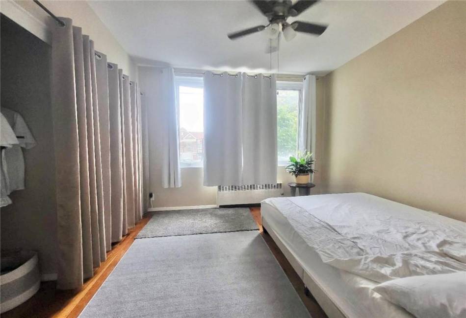 2622 Avenue Y, Brooklyn, New York 11235, 7 Bedrooms Bedrooms, ,6 BathroomsBathrooms,Residential,For Sale,Avenue Y,485451