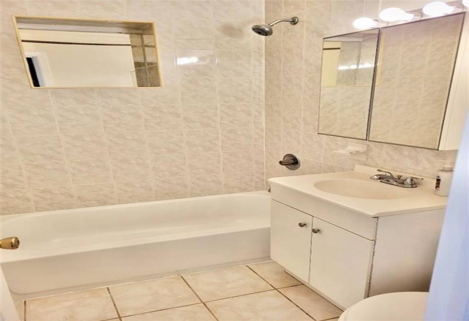 2622 Avenue Y, Brooklyn, New York 11235, 7 Bedrooms Bedrooms, ,6 BathroomsBathrooms,Residential,For Sale,Avenue Y,485451