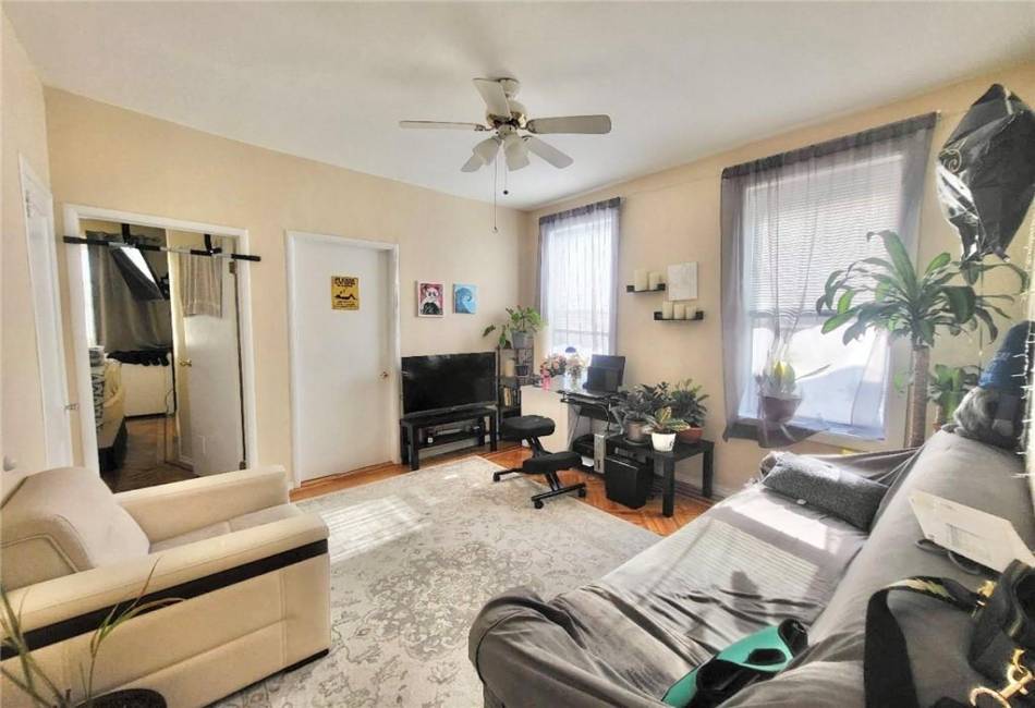 2622 Avenue Y, Brooklyn, New York 11235, 7 Bedrooms Bedrooms, ,6 BathroomsBathrooms,Residential,For Sale,Avenue Y,485451