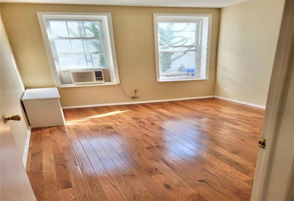 2622 Avenue Y, Brooklyn, New York 11235, 7 Bedrooms Bedrooms, ,6 BathroomsBathrooms,Residential,For Sale,Avenue Y,485451