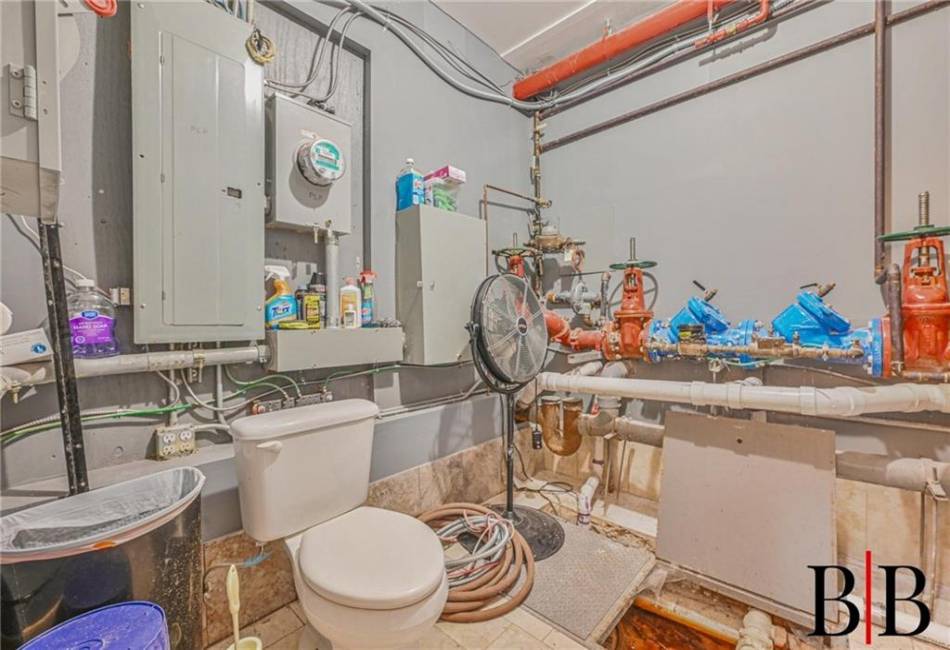 92 Brighton 11th Street, New York, New York 11235, ,Residential,For Sale,Brighton 11th,485400