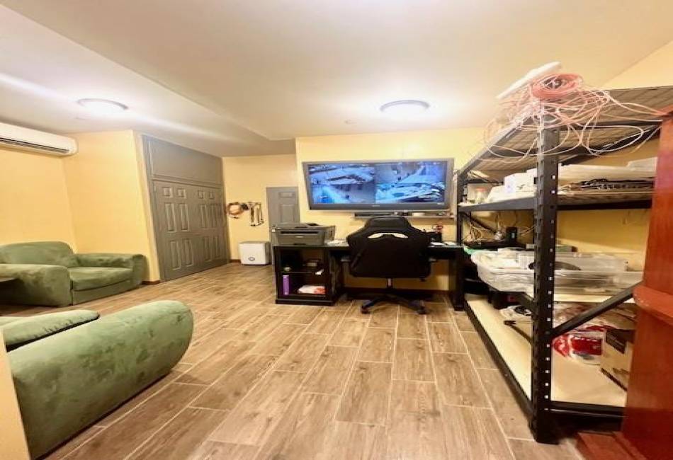 92 Brighton 11th Street, New York, New York 11235, ,Residential,For Sale,Brighton 11th,485400