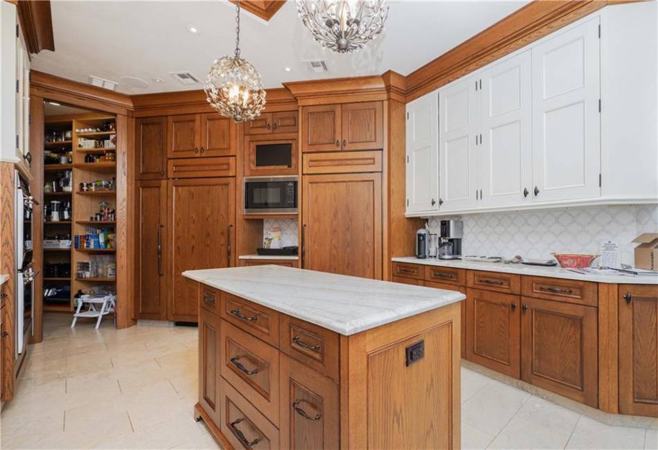 86 Gaylord Drive, Brooklyn, New York 11234, 5 Bedrooms Bedrooms, ,6 BathroomsBathrooms,Residential,For Sale,Gaylord,485612