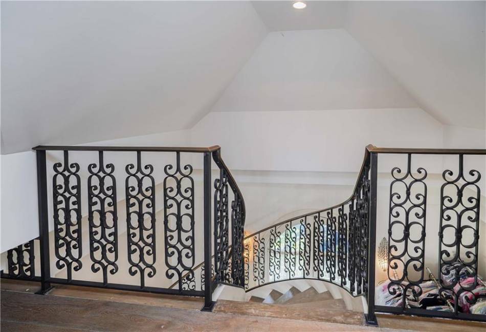 86 Gaylord Drive, Brooklyn, New York 11234, 5 Bedrooms Bedrooms, ,6 BathroomsBathrooms,Residential,For Sale,Gaylord,485612
