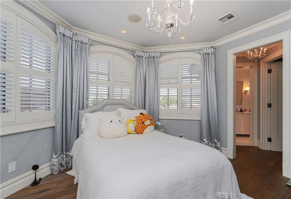 86 Gaylord Drive, Brooklyn, New York 11234, 5 Bedrooms Bedrooms, ,6 BathroomsBathrooms,Residential,For Sale,Gaylord,485612
