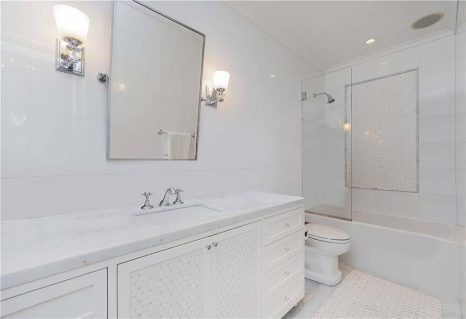 86 Gaylord Drive, Brooklyn, New York 11234, 5 Bedrooms Bedrooms, ,6 BathroomsBathrooms,Residential,For Sale,Gaylord,485612
