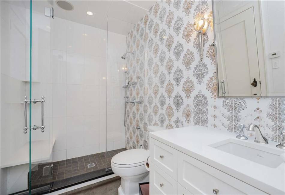 86 Gaylord Drive, Brooklyn, New York 11234, 5 Bedrooms Bedrooms, ,6 BathroomsBathrooms,Residential,For Sale,Gaylord,485612