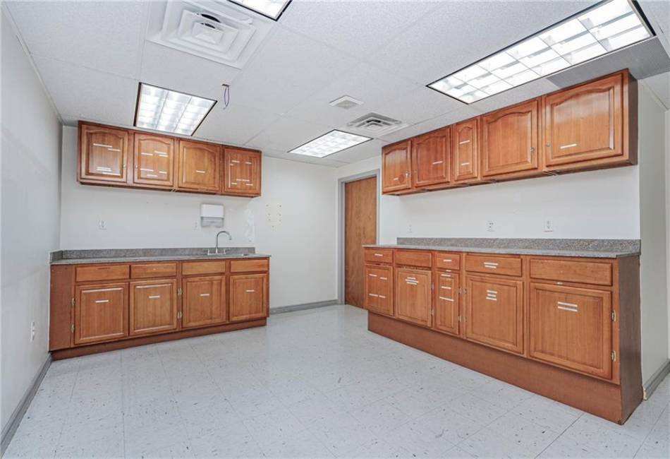 3041 Avenue U, Brooklyn, New York 11229, ,Rental,For Sale,Avenue U,485625