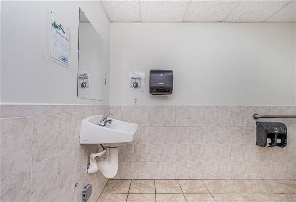 3041 Avenue U, Brooklyn, New York 11229, ,Rental,For Sale,Avenue U,485625