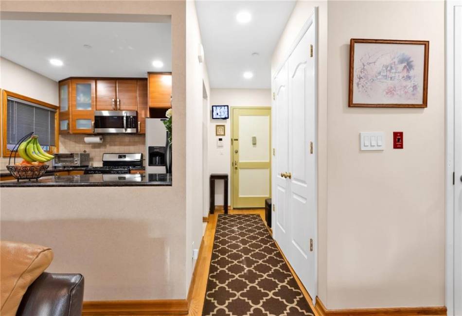 728 Ocean View Avenue, Brooklyn, New York 11235, 2 Bedrooms Bedrooms, ,2 BathroomsBathrooms,Residential,For Sale,Ocean View,485717