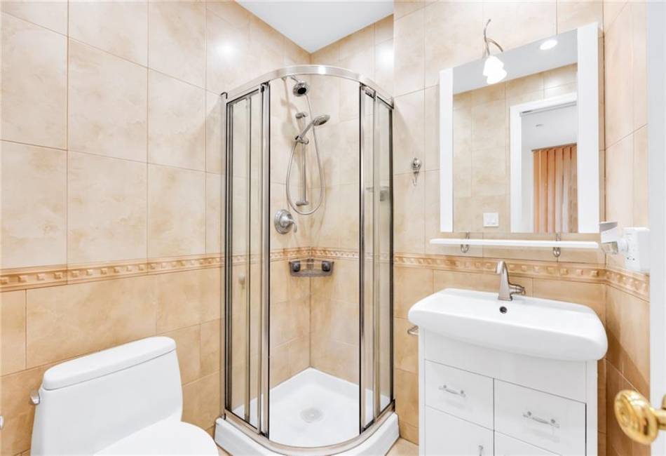 728 Ocean View Avenue, Brooklyn, New York 11235, 2 Bedrooms Bedrooms, ,2 BathroomsBathrooms,Residential,For Sale,Ocean View,485717
