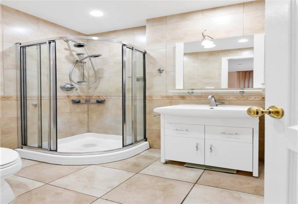 728 Ocean View Avenue, Brooklyn, New York 11235, 2 Bedrooms Bedrooms, ,2 BathroomsBathrooms,Residential,For Sale,Ocean View,485717
