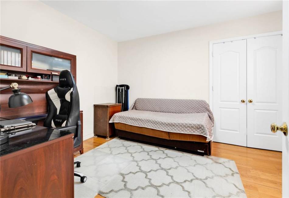 728 Ocean View Avenue, Brooklyn, New York 11235, 2 Bedrooms Bedrooms, ,2 BathroomsBathrooms,Residential,For Sale,Ocean View,485717