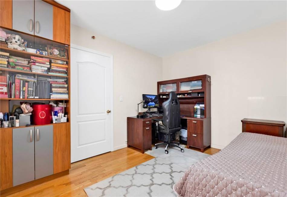 728 Ocean View Avenue, Brooklyn, New York 11235, 2 Bedrooms Bedrooms, ,2 BathroomsBathrooms,Residential,For Sale,Ocean View,485717