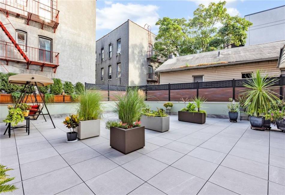 728 Ocean View Avenue, Brooklyn, New York 11235, 2 Bedrooms Bedrooms, ,2 BathroomsBathrooms,Residential,For Sale,Ocean View,485717