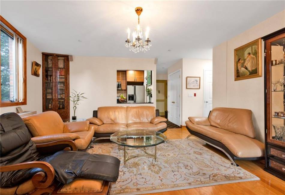 728 Ocean View Avenue, Brooklyn, New York 11235, 2 Bedrooms Bedrooms, ,2 BathroomsBathrooms,Residential,For Sale,Ocean View,485717