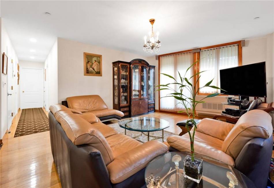 728 Ocean View Avenue, Brooklyn, New York 11235, 2 Bedrooms Bedrooms, ,2 BathroomsBathrooms,Residential,For Sale,Ocean View,485717