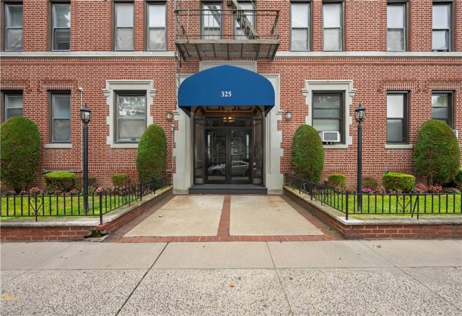 325 Marine Avenue, Brooklyn, New York 11209, 2 Bedrooms Bedrooms, ,1 BathroomBathrooms,Residential,For Sale,Marine,485705