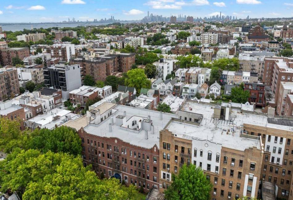 325 Marine Avenue, Brooklyn, New York 11209, 2 Bedrooms Bedrooms, ,1 BathroomBathrooms,Residential,For Sale,Marine,485705