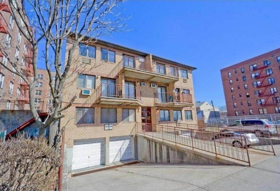 3225 Shore Parkway, Brooklyn, New York 11235, 2 Bedrooms Bedrooms, ,1 BathroomBathrooms,Residential,For Sale,Shore,485774