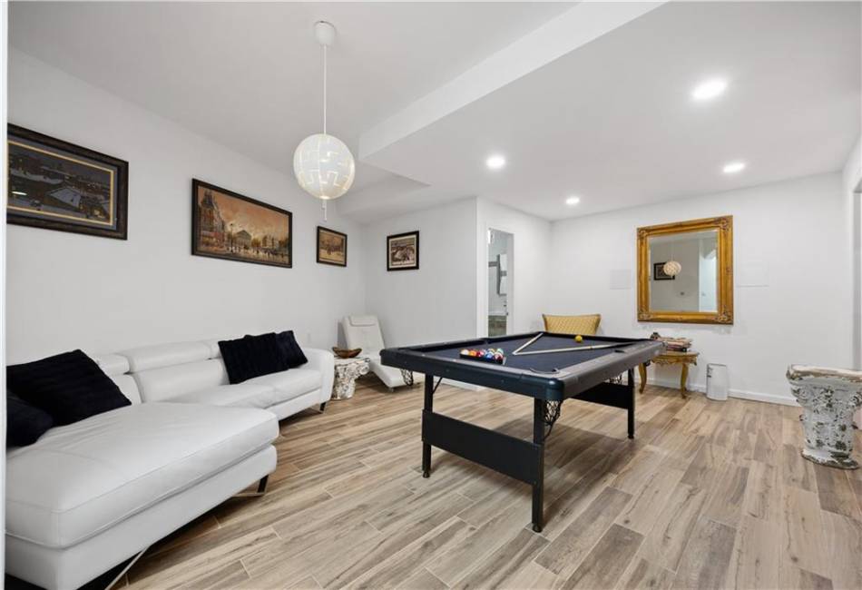 225 Brighton 2nd Lane, Brooklyn, New York 11235, 3 Bedrooms Bedrooms, ,2 BathroomsBathrooms,Residential,For Sale,Brighton 2nd,485802