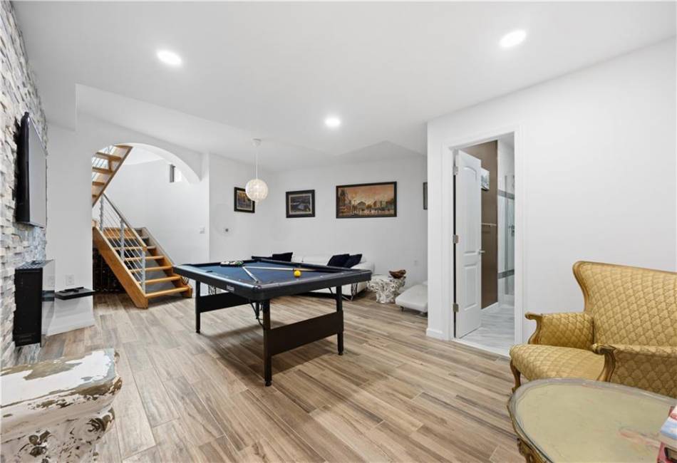 225 Brighton 2nd Lane, Brooklyn, New York 11235, 3 Bedrooms Bedrooms, ,2 BathroomsBathrooms,Residential,For Sale,Brighton 2nd,485802