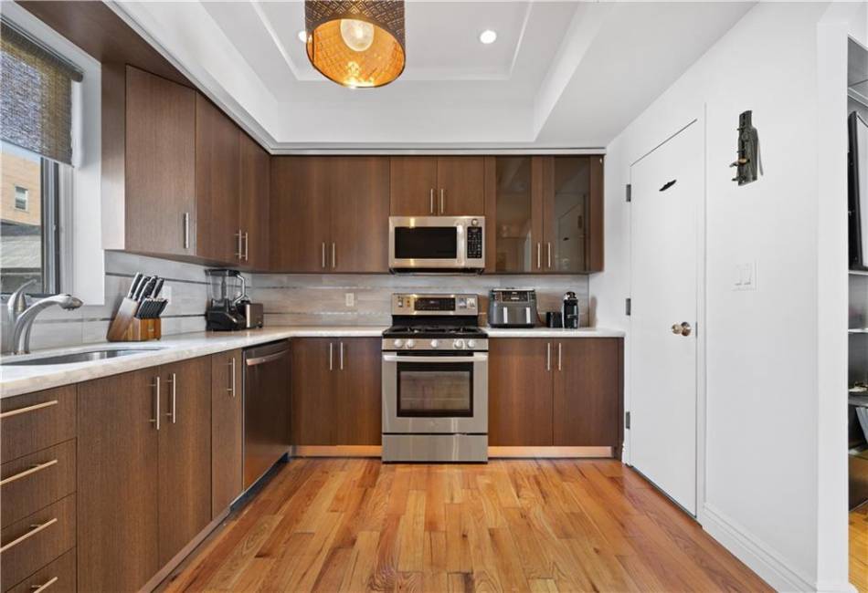 225 Brighton 2nd Lane, Brooklyn, New York 11235, 3 Bedrooms Bedrooms, ,2 BathroomsBathrooms,Residential,For Sale,Brighton 2nd,485802