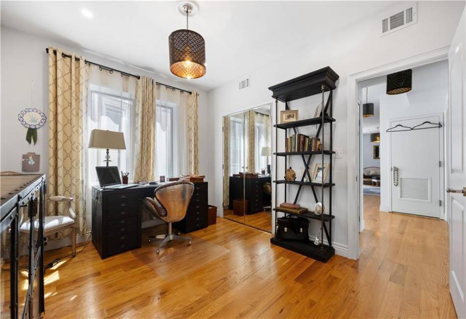 225 Brighton 2nd Lane, Brooklyn, New York 11235, 3 Bedrooms Bedrooms, ,2 BathroomsBathrooms,Residential,For Sale,Brighton 2nd,485802